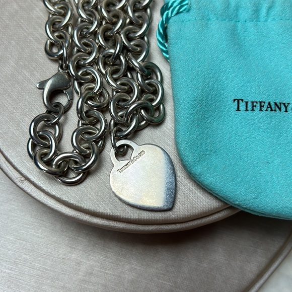 Tiffany & Co. heart necklace. #10 - Picture 1 of 4